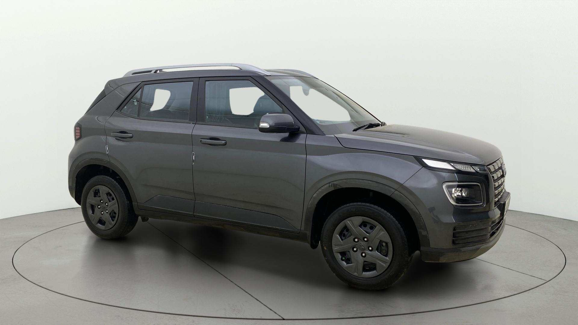 View 2024 Hyundai Venue SX 1.2 Petrol MT Image 14 Used 2024 Hyundai Venue SX 1.2 Petrol MT Image 14