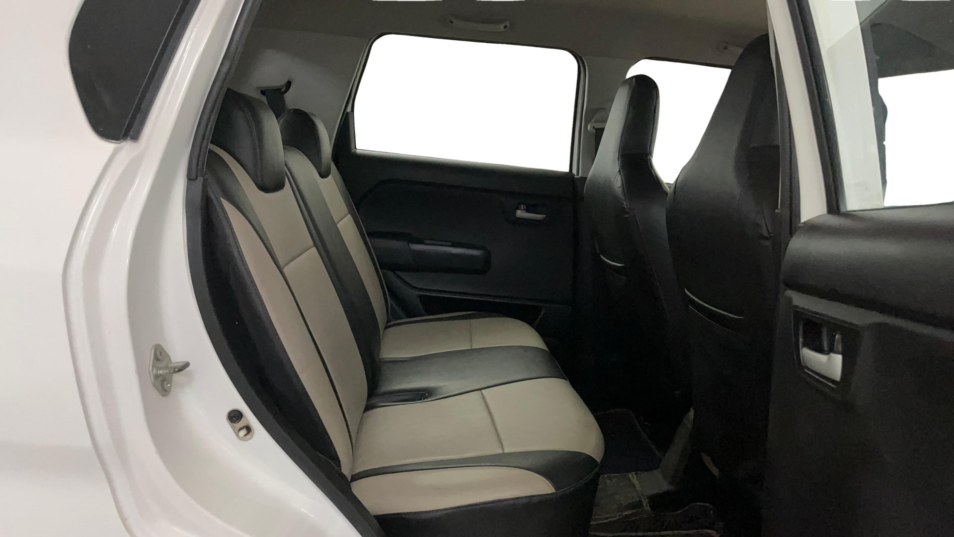 View 2023 Maruti Suzuki 1000 Base Variant Image 33 Used 2023 Maruti Suzuki 1000 Base Variant Image 33