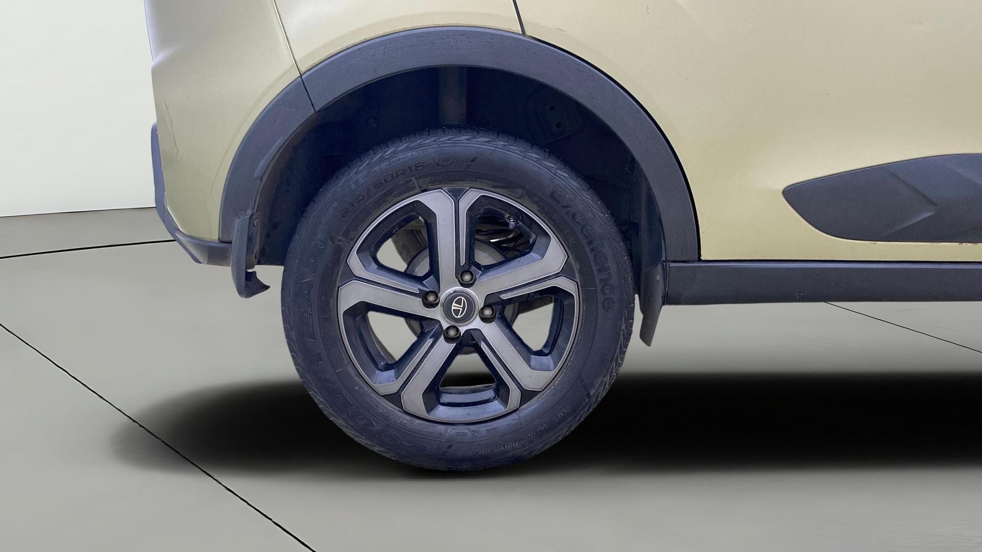View 2022 Tata Nexon Revotorq Kaziranga XZA Plus AMT Image 25 Used 2022 Tata Nexon Revotorq Kaziranga XZA Plus AMT Image 25