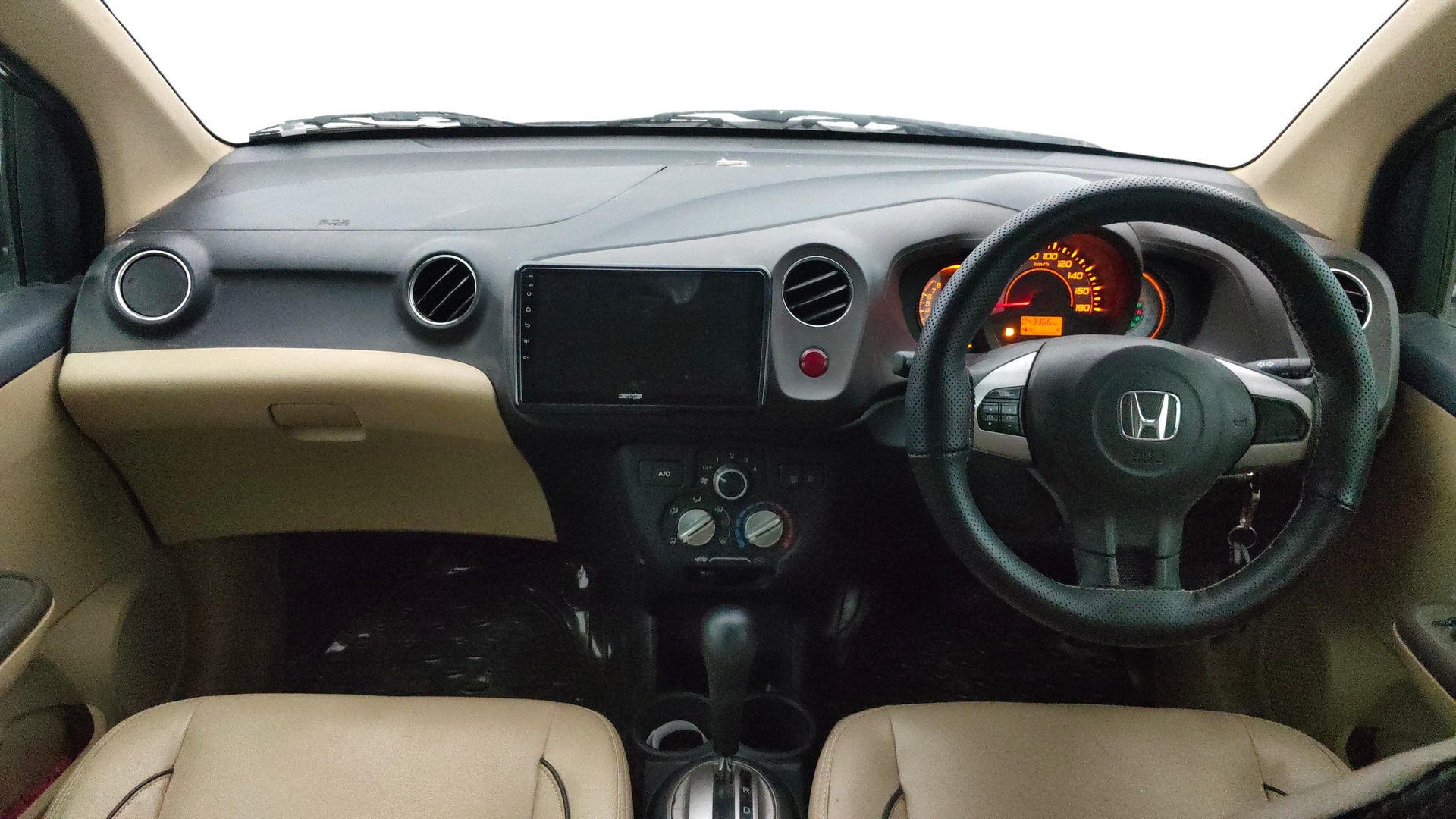 View 2013 Honda Brio VX AT Petrol Image 15 Used 2013 Honda Brio VX AT Petrol Image 15