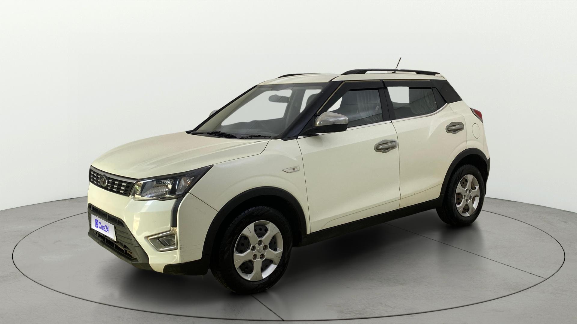 View 2022 Mahindra XUV300 W4 Petrol BS IV Image 34 Used 2022 Mahindra XUV300 W4 Petrol BS IV Image 34