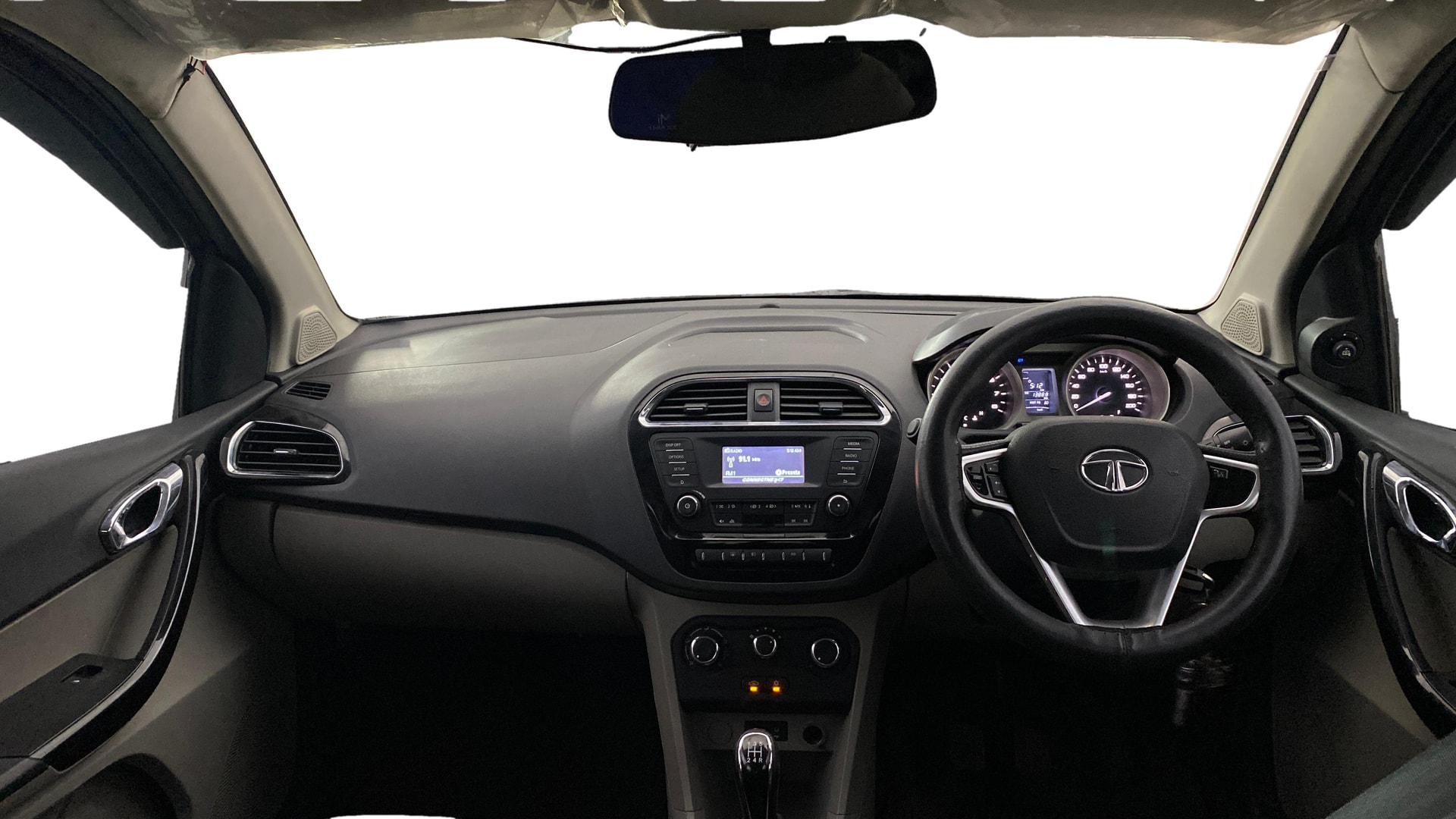 View 2017 Tata Tiago Revotorq XB Image 15 Used 2017 Tata Tiago Revotorq XB Image 15
