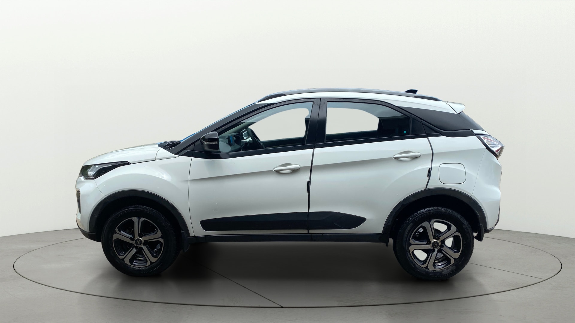 View 2023 Tata Nexon XZ Plus Diesel Image 5 Used 2023 Tata Nexon XZ Plus Diesel Image 5
