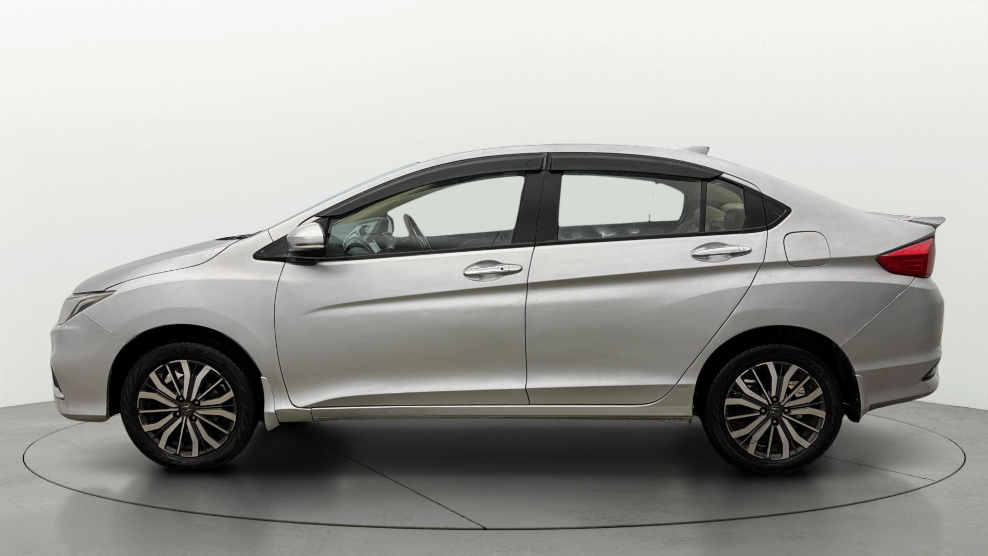 View 2017 Honda City ZX MT Diesel Anniversary Edition Image 26 Used 2017 Honda City ZX MT Diesel Anniversary Edition Image 26