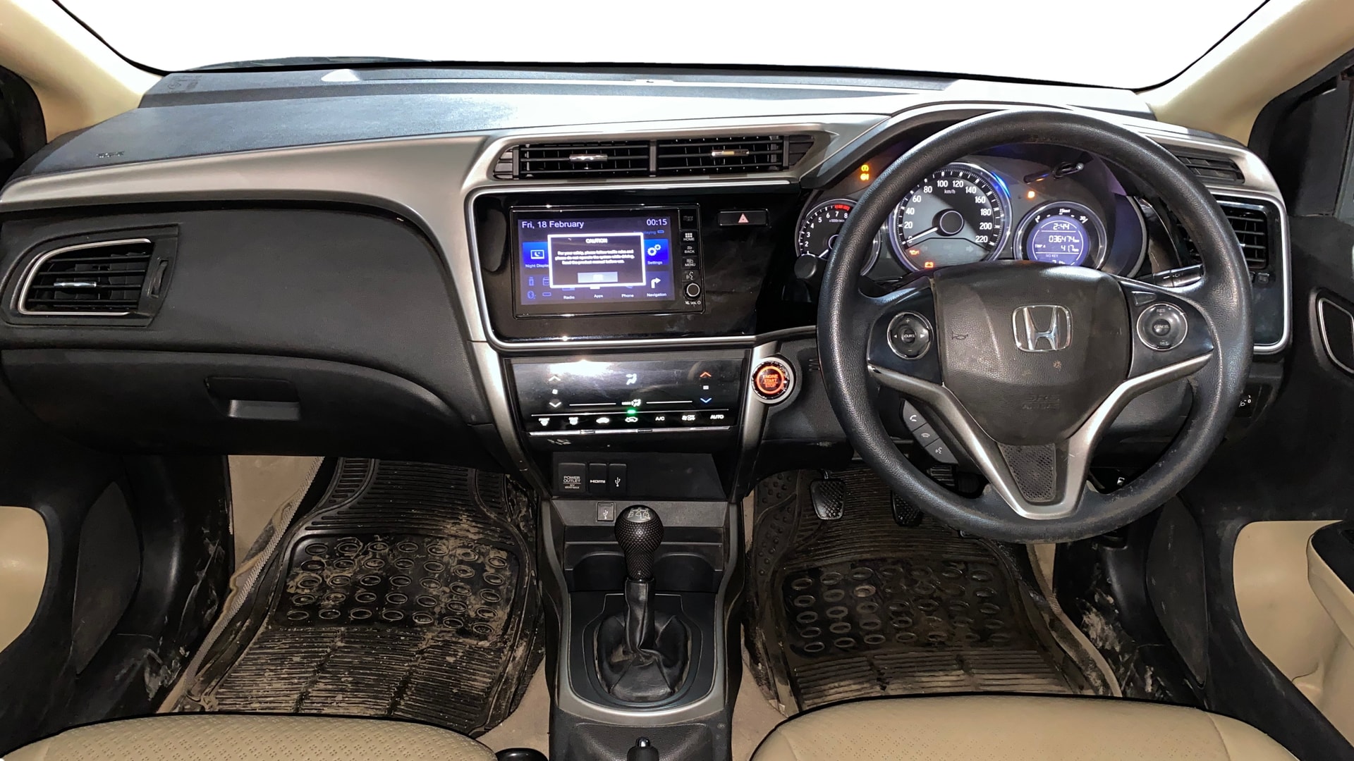 View 2017 Honda City ZX MT Diesel Anniversary Edition Image 16 Used 2017 Honda City ZX MT Diesel Anniversary Edition Image 16