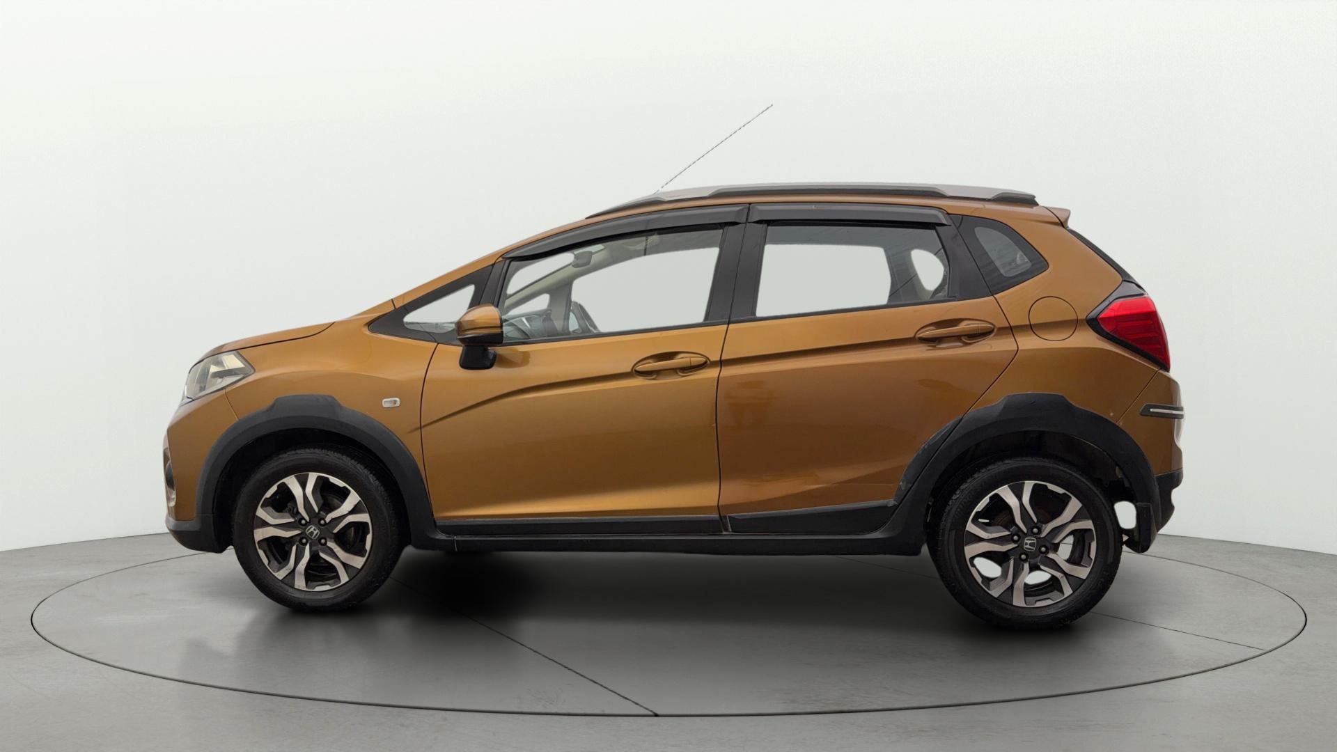 View 2020 Honda WR-V S MT Diesel Edge Edition Image 5 Used 2020 Honda WR-V S MT Diesel Edge Edition Image 5