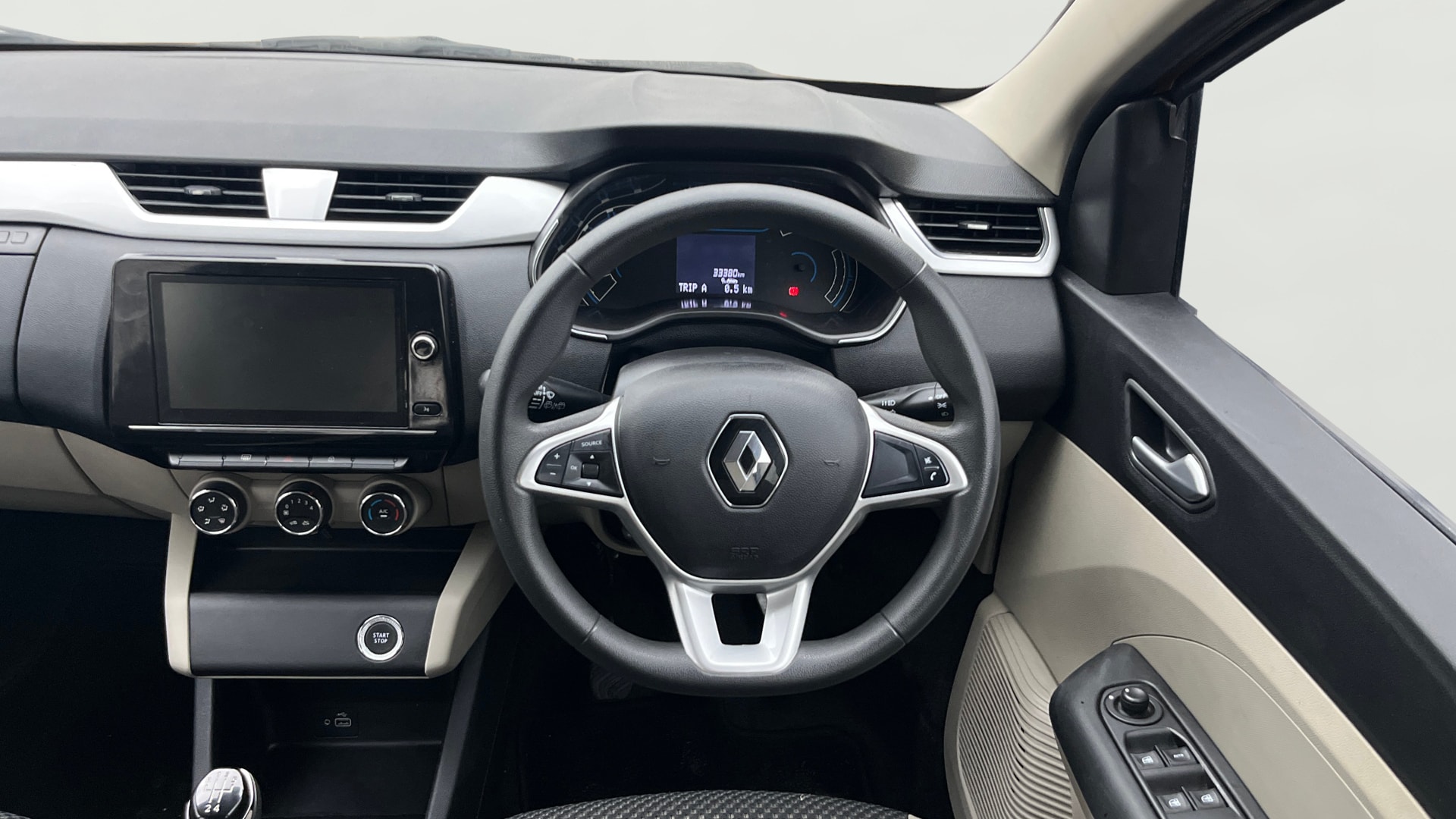 View 2022 Renault Triber RXZ Image 21 Used 2022 Renault Triber RXZ Image 21