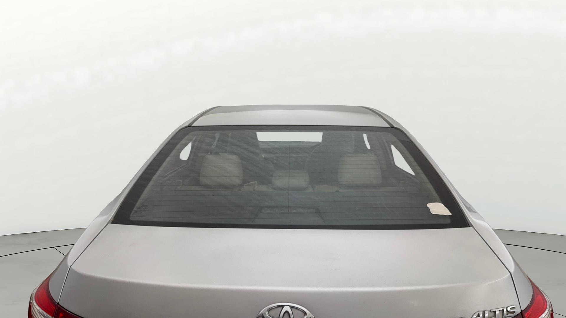 View 2015 Toyota Corolla Altis 1.8 GL Image 4 Used 2015 Toyota Corolla Altis 1.8 GL Image 4