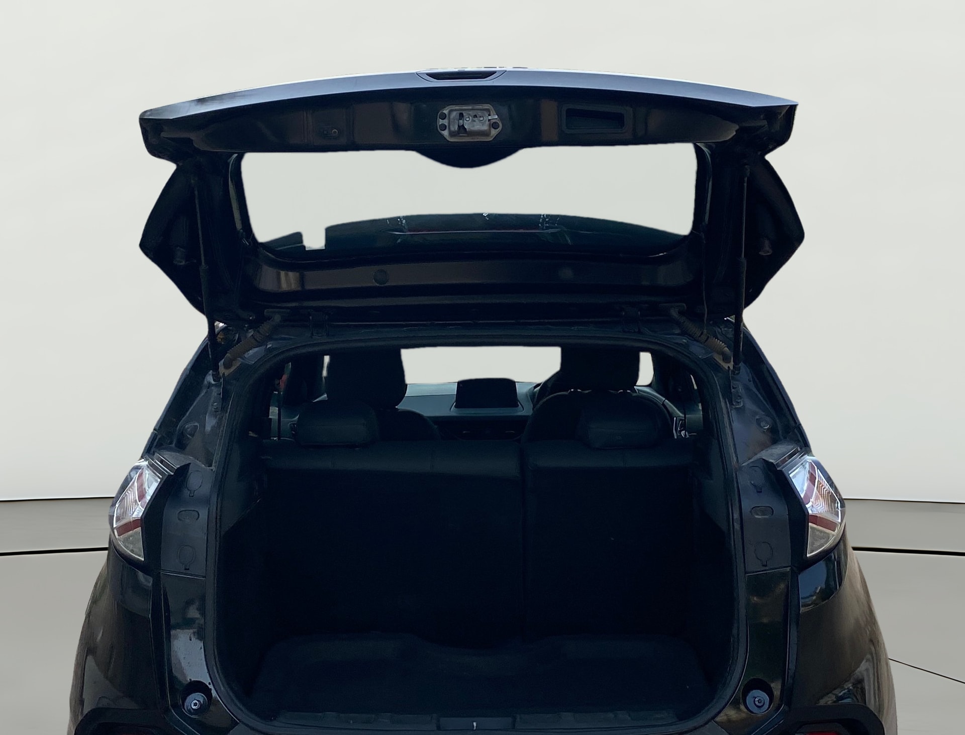 View 2021 Tata Nexon Revotron XE Image 16 Used 2021 Tata Nexon Revotron XE Image 16