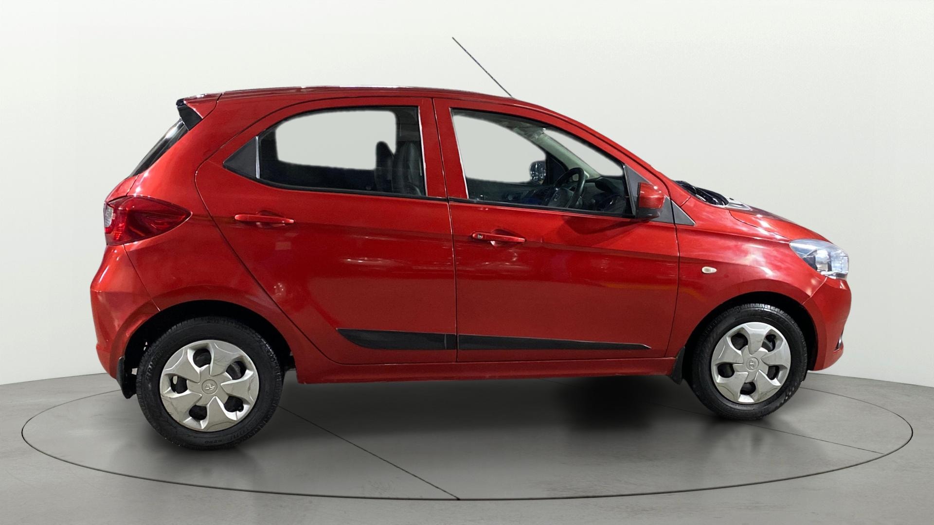 View 2019 Tata Tiago Revotorq XB Image 8 Used 2019 Tata Tiago Revotorq XB Image 8