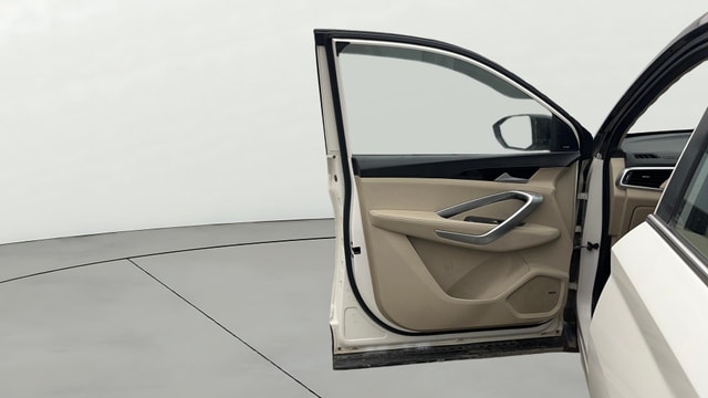 View MG Hector Image 38 Used MG Hector Image 38