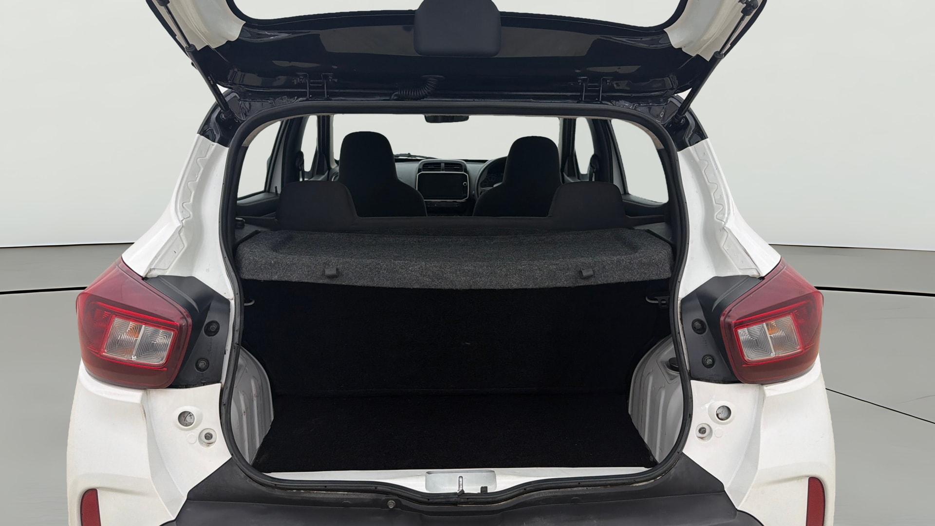 View 2024 Renault Kwid RXL 1.0 BS IV Image 37 Used 2024 Renault Kwid RXL 1.0 BS IV Image 37