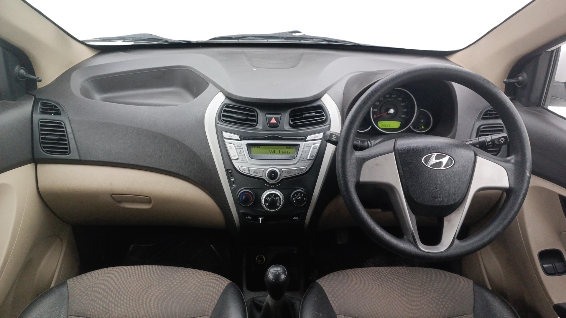 View 2016 Hyundai EON Sportz Image 15 Used 2016 Hyundai EON Sportz Image 15