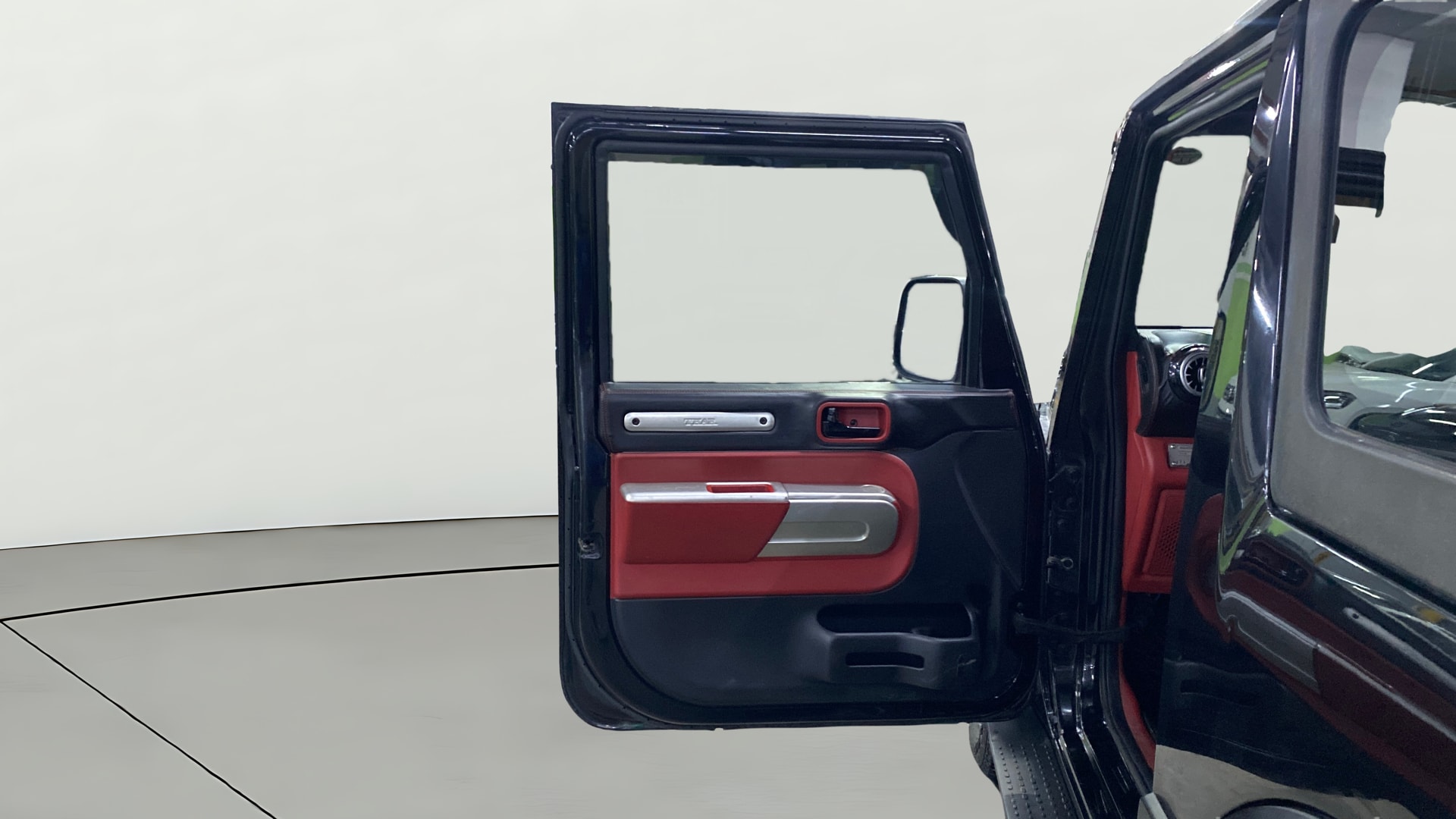 View 2022 Mahindra Thar AX Standard Manual Soft Top 6 Seater Image 31 Used 2022 Mahindra Thar AX Standard Manual Soft Top 6 Seater Image 31