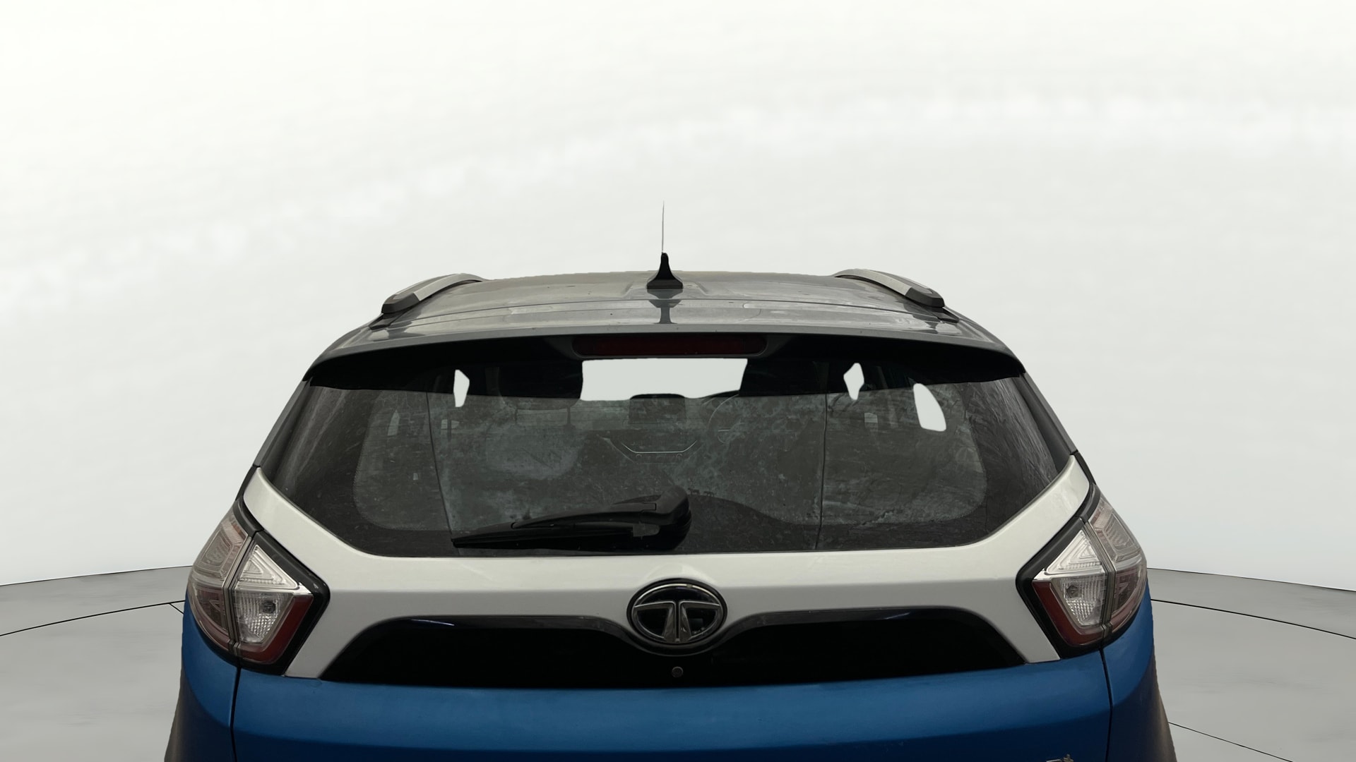 View 2018 Tata Nexon Revotron XE Image 3 Used 2018 Tata Nexon Revotron XE Image 3