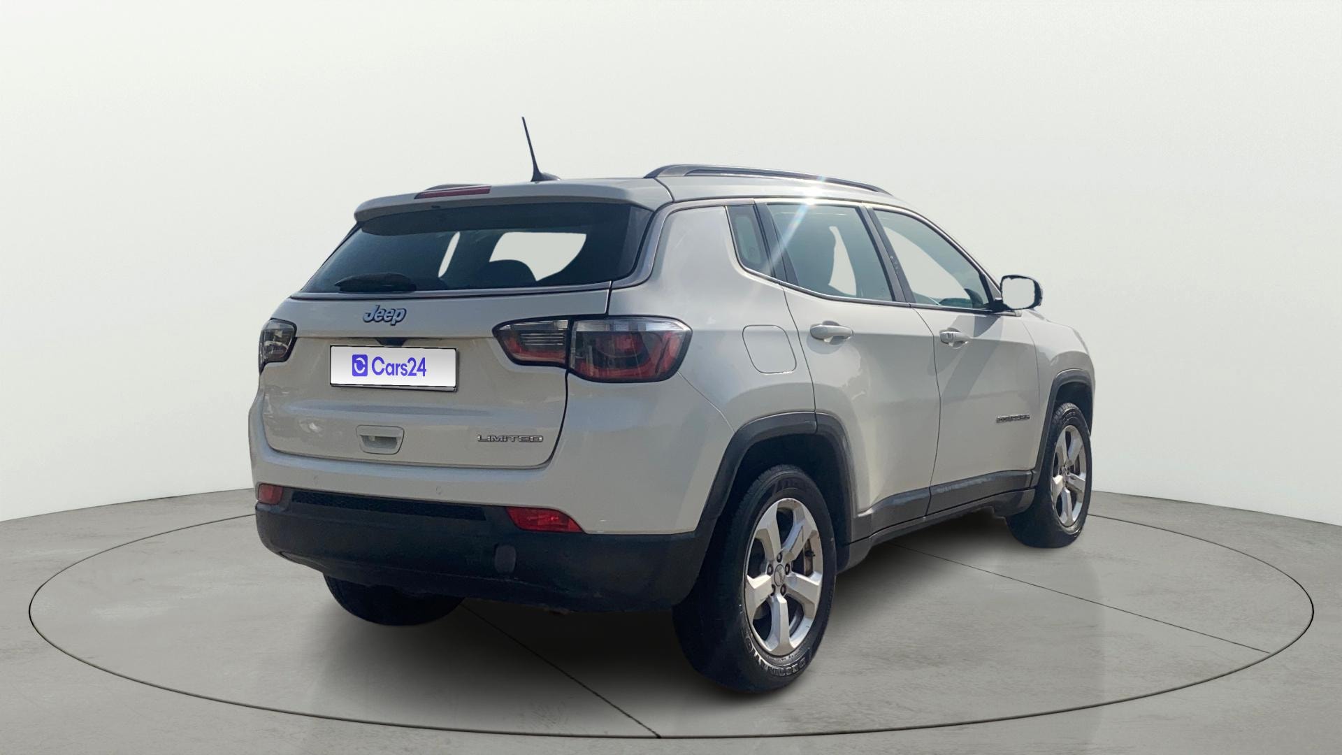 View 2018 Jeep Compass Limited 1.4 Multi AIR Petrol DDCT AT BS IV Image 44 Used 2018 Jeep Compass Limited 1.4 Multi AIR Petrol DDCT AT BS IV Image 44