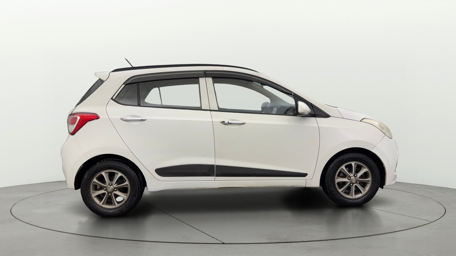 View 2014 Hyundai Grand i10 1.2 Asta Petrol Image 8 Used 2014 Hyundai Grand i10 1.2 Asta Petrol Image 8