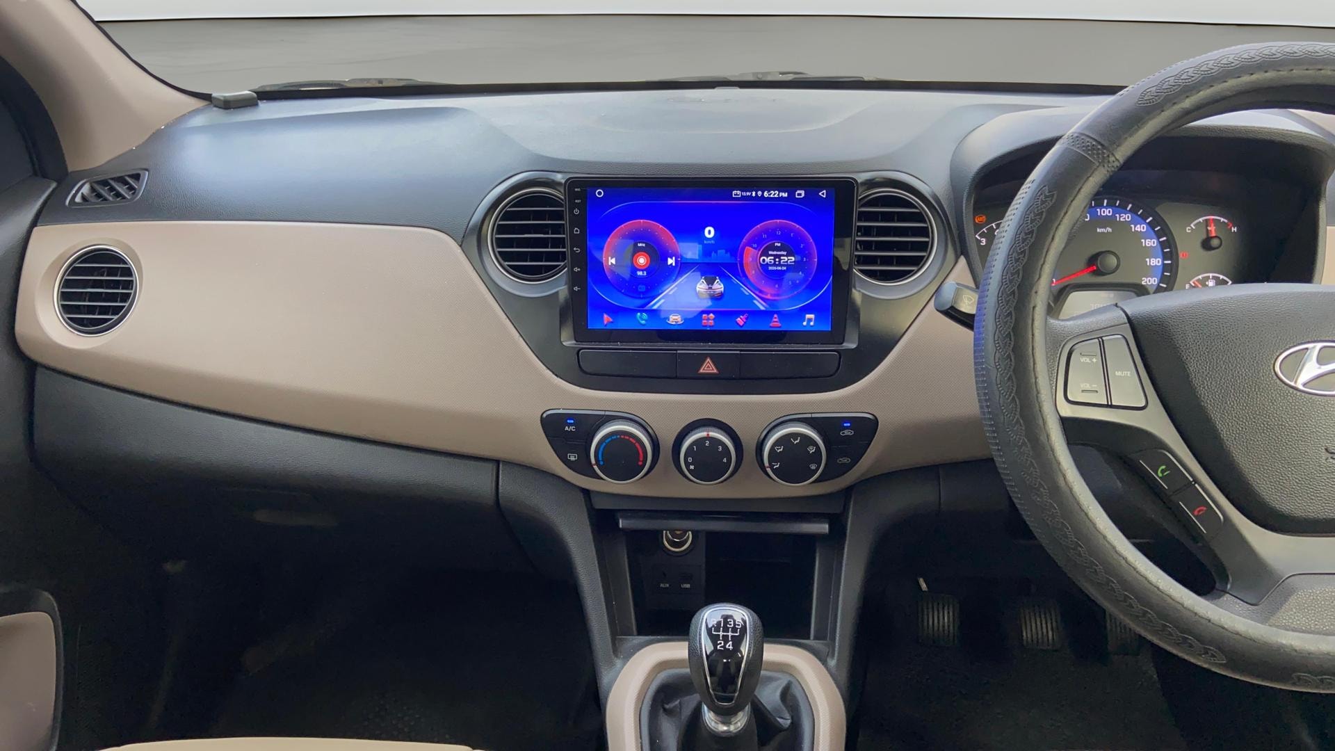 View 2015 Hyundai Xcent S Diesel (O) Image 17 Used 2015 Hyundai Xcent S Diesel (O) Image 17