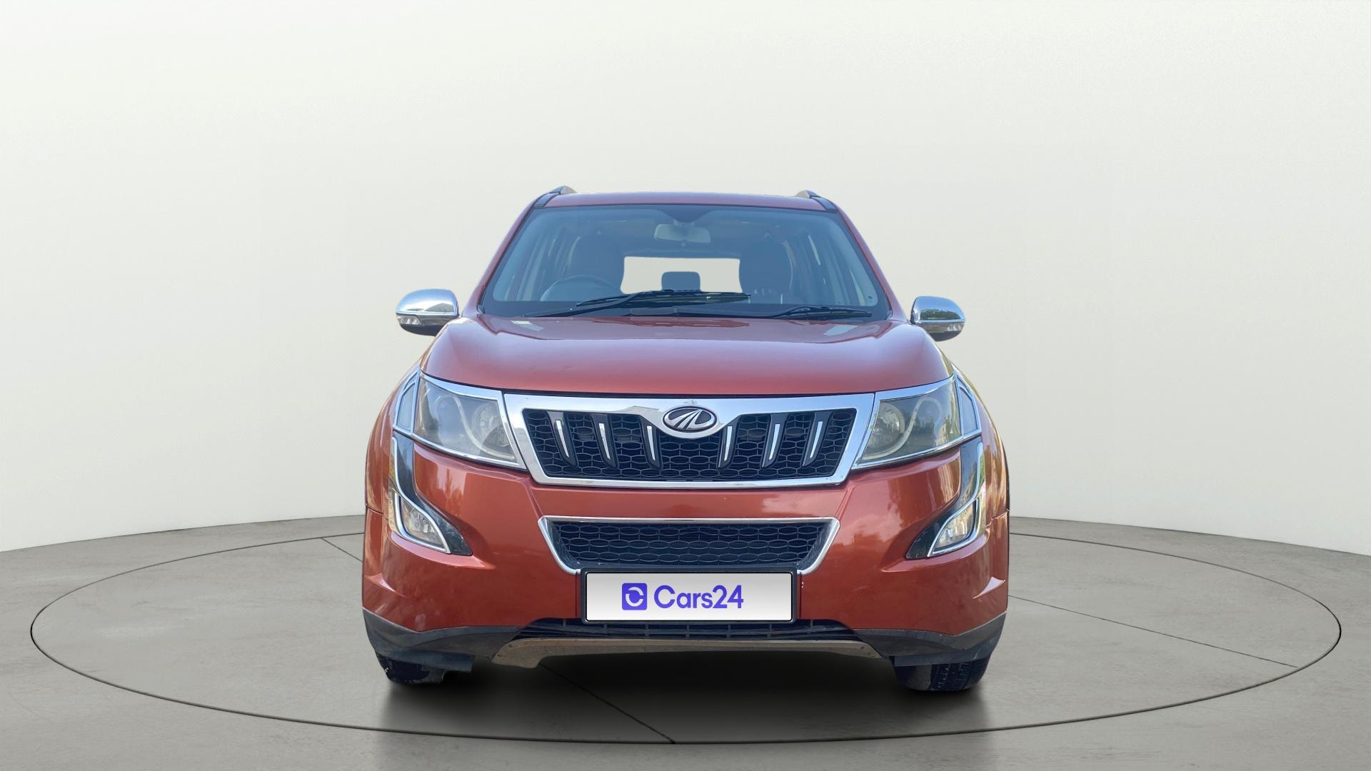 View 2017 Mahindra XUV500 W10 FWD AT Image 1 Used 2017 Mahindra XUV500 W10 FWD AT Image 1