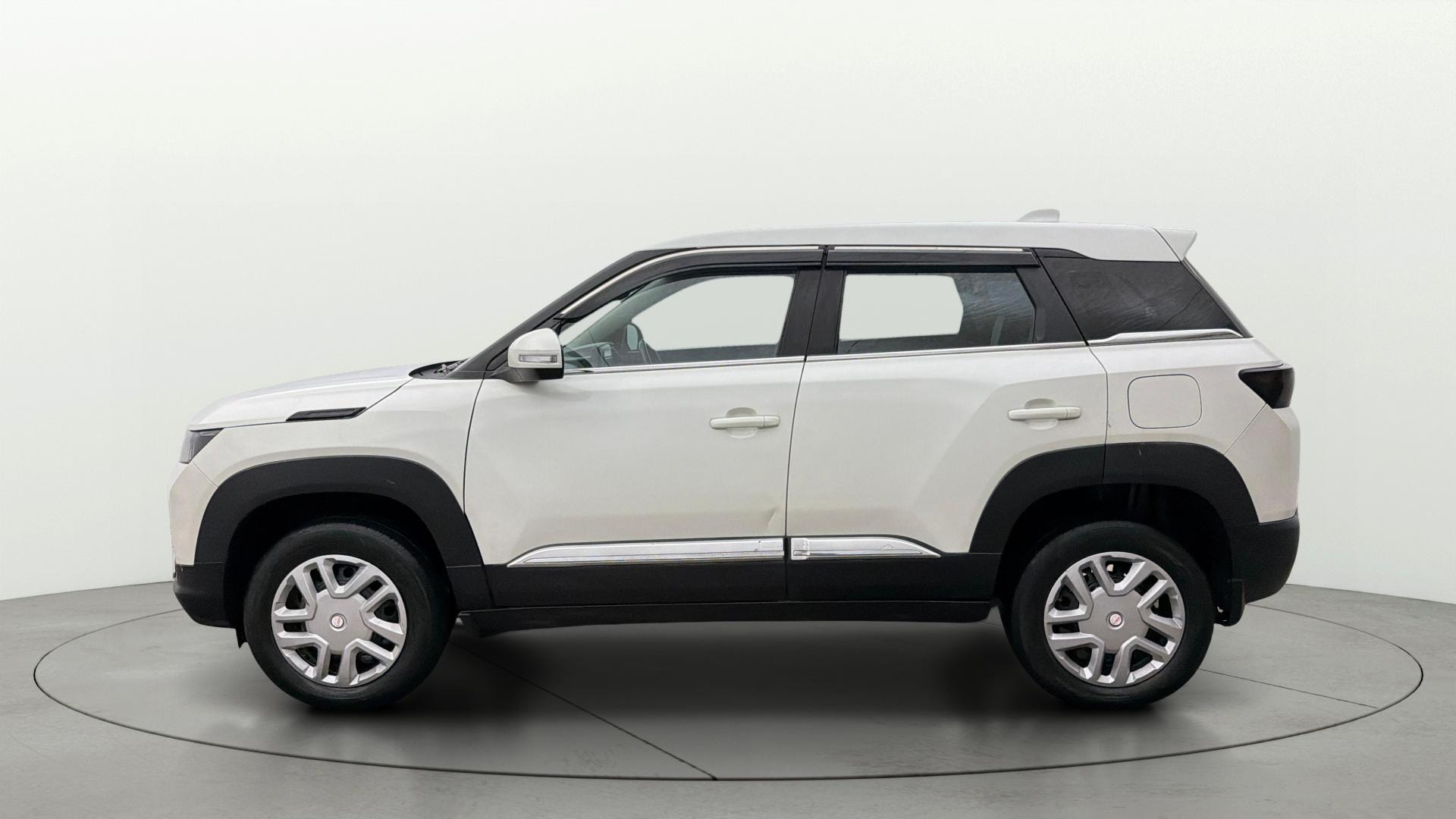 View 2023 Maruti Suzuki 1000 Base Variant Image 5 Used 2023 Maruti Suzuki 1000 Base Variant Image 5