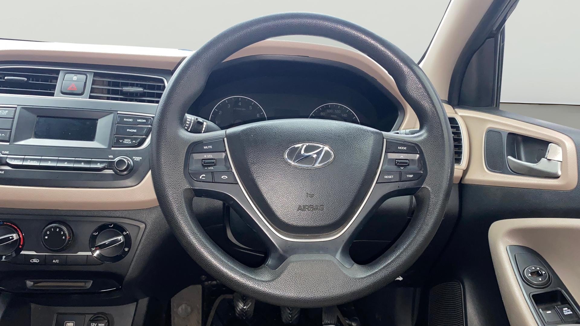 View 2020 Hyundai Elite i20 1.2 Magna Plus Petrol BS IV Image 12 Used 2020 Hyundai Elite i20 1.2 Magna Plus Petrol BS IV Image 12