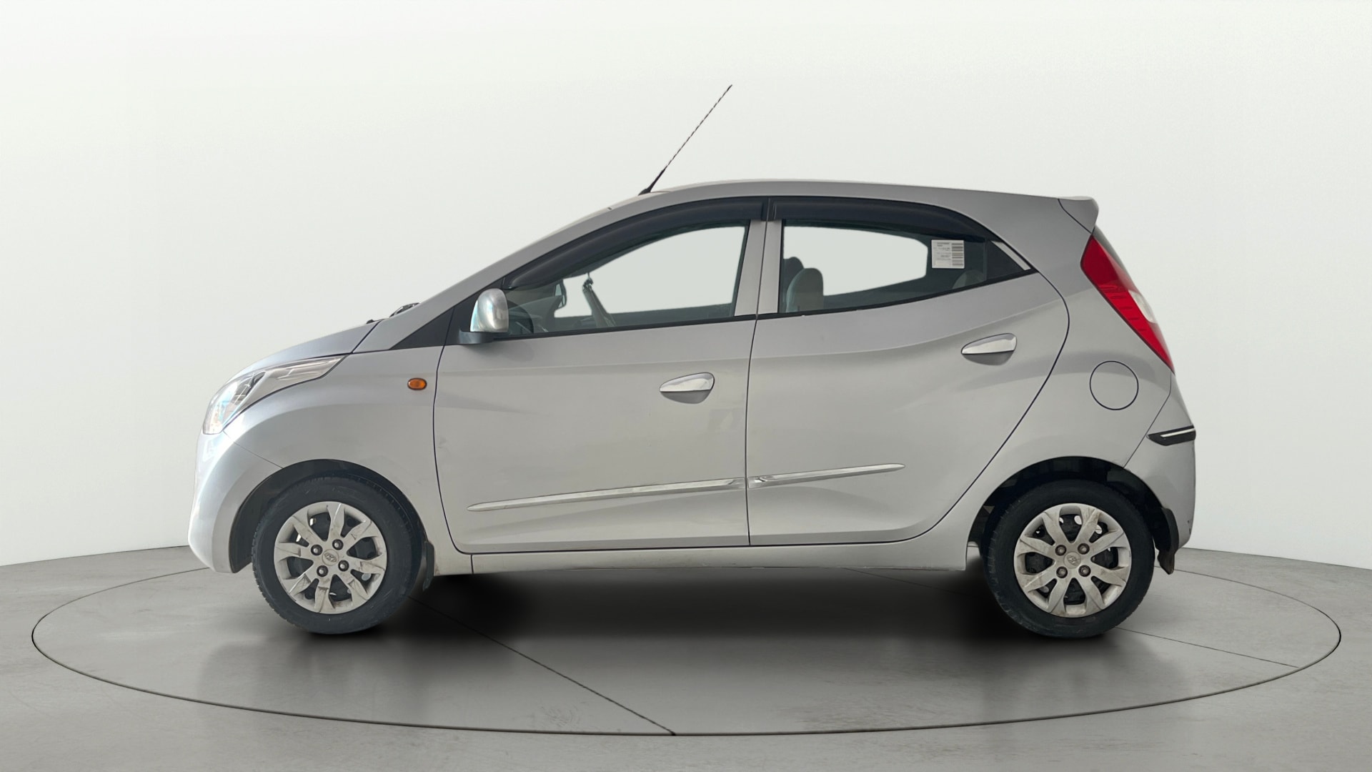 View 2016 Hyundai EON Magna Plus Image 5 Used 2016 Hyundai EON Magna Plus Image 5