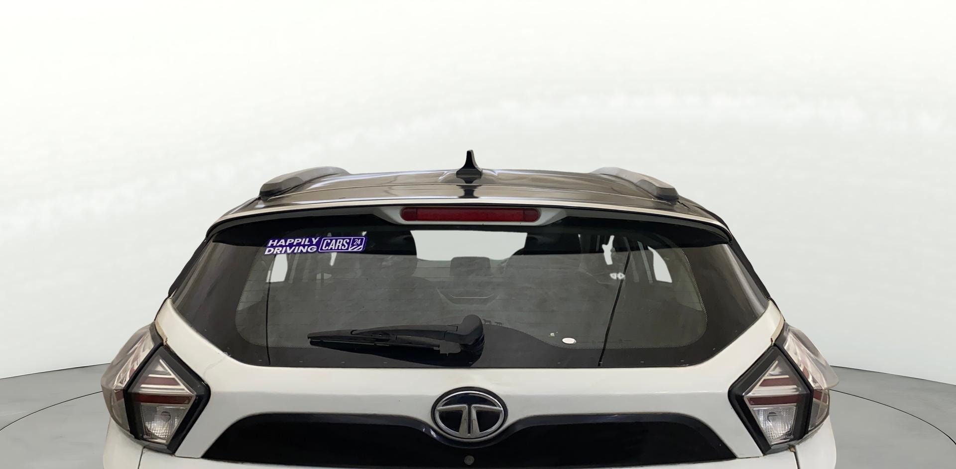 View 2023 Tata Nexon Revotron XE Image 4 Used 2023 Tata Nexon Revotron XE Image 4