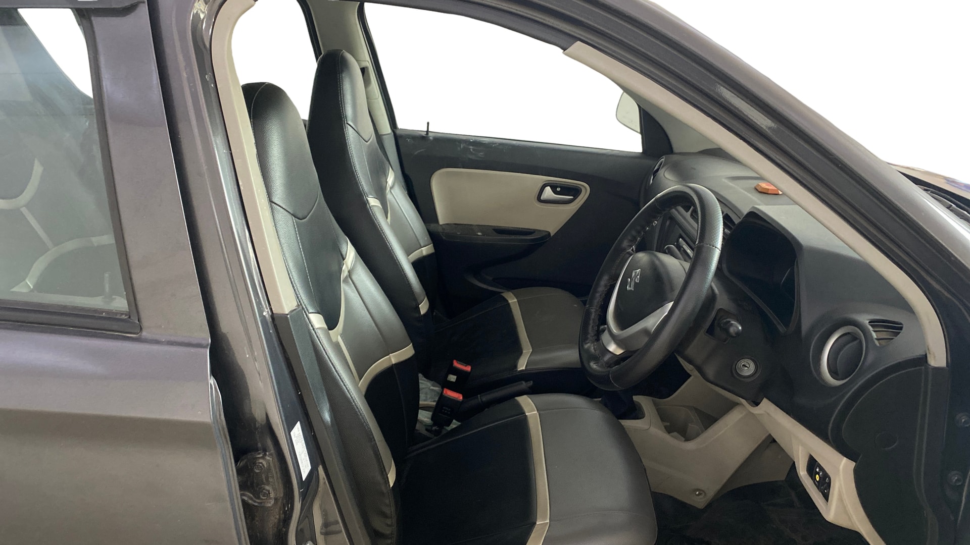 View 2022 Maruti Suzuki 1000 Base Variant Image 25 Used 2022 Maruti Suzuki 1000 Base Variant Image 25