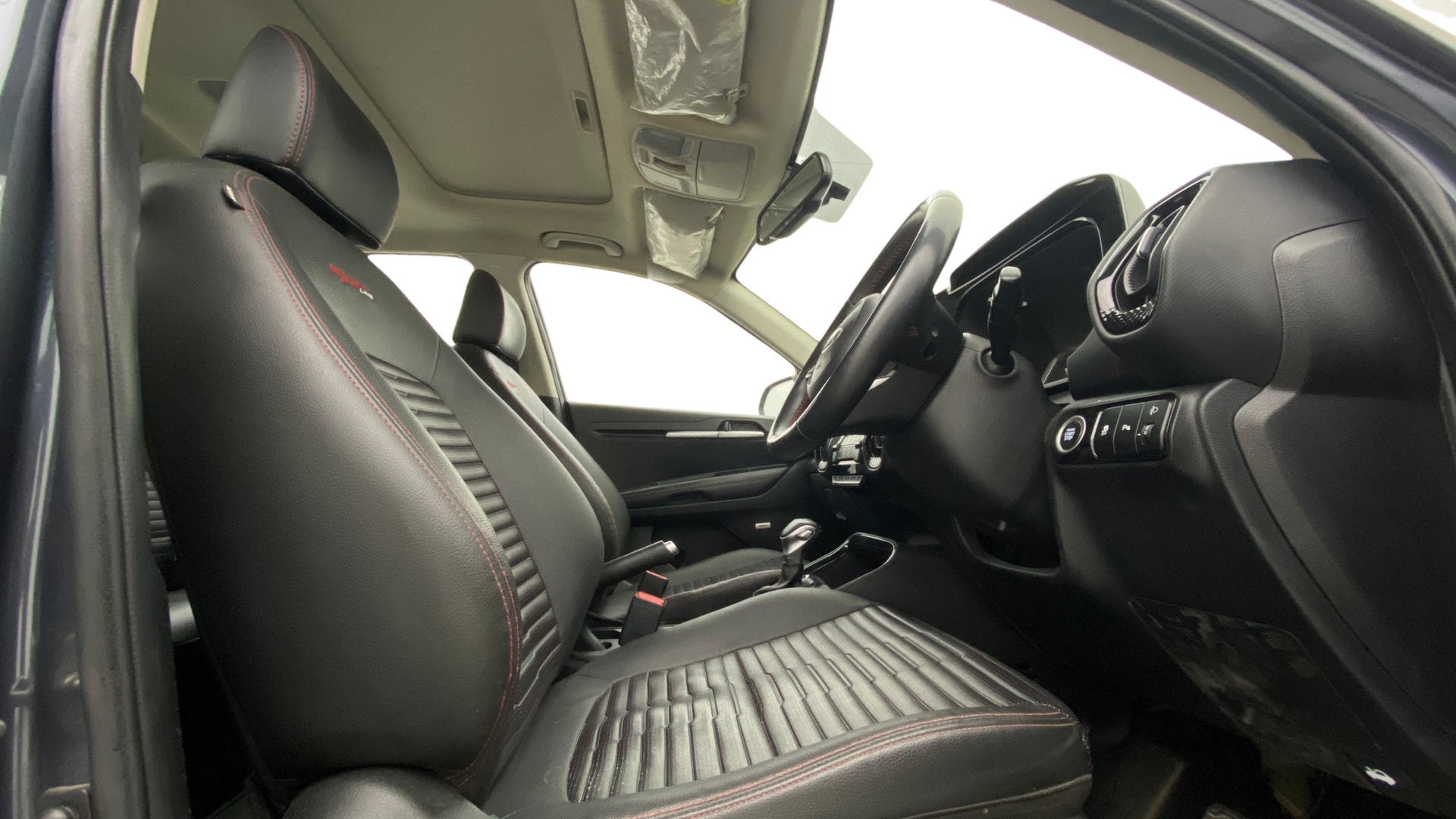 View 2020 Kia Sonet GTX Plus DCT Petrol Image 28 Used 2020 Kia Sonet GTX Plus DCT Petrol Image 28
