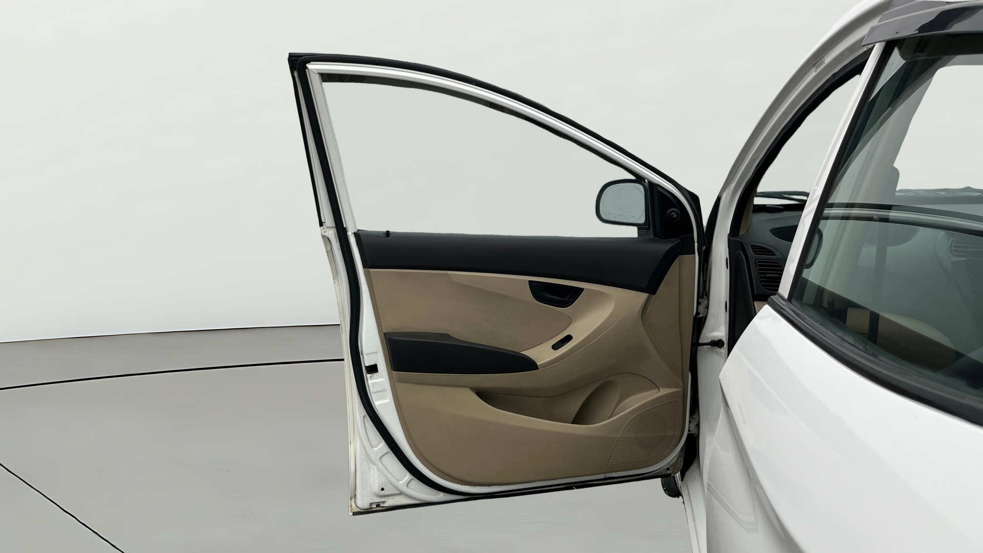 View 2013 Hyundai EON Magna Plus Image 31 Used 2013 Hyundai EON Magna Plus Image 31