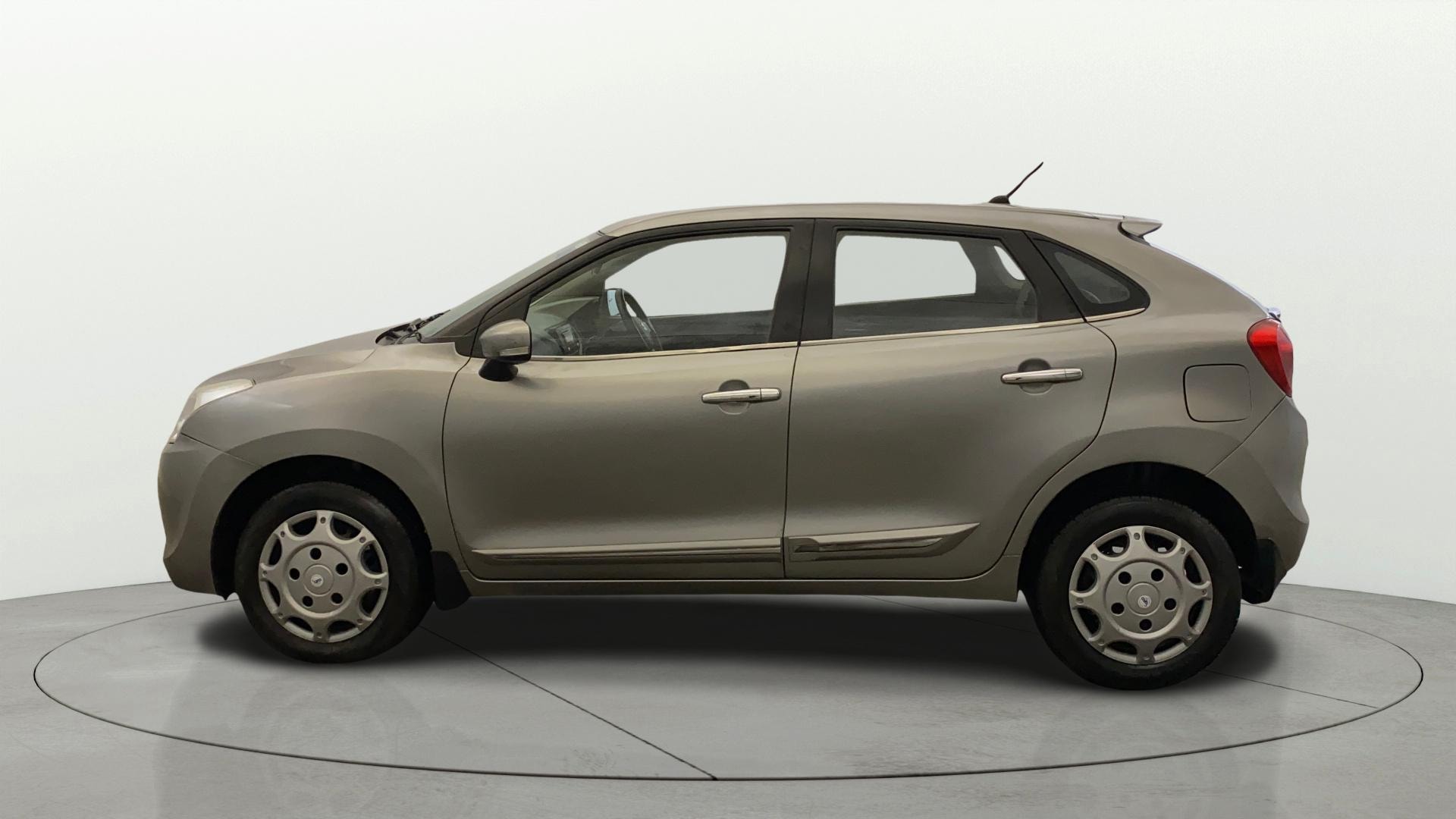 View 2017 Maruti Suzuki 1000 Base Variant Image 5 Used 2017 Maruti Suzuki 1000 Base Variant Image 5