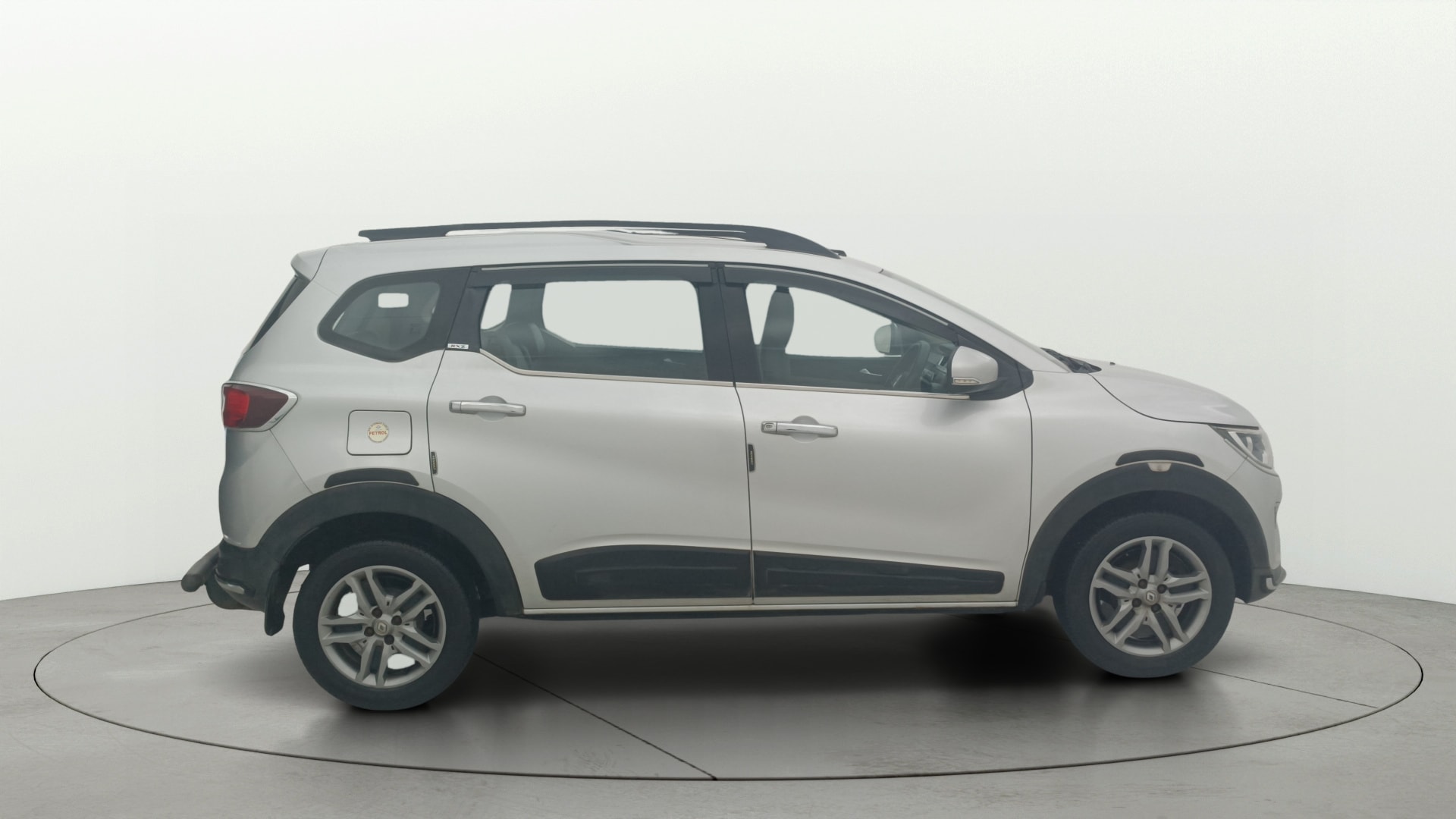 View 2020 Renault Triber RXZ AMT Image 28 Used 2020 Renault Triber RXZ AMT Image 28