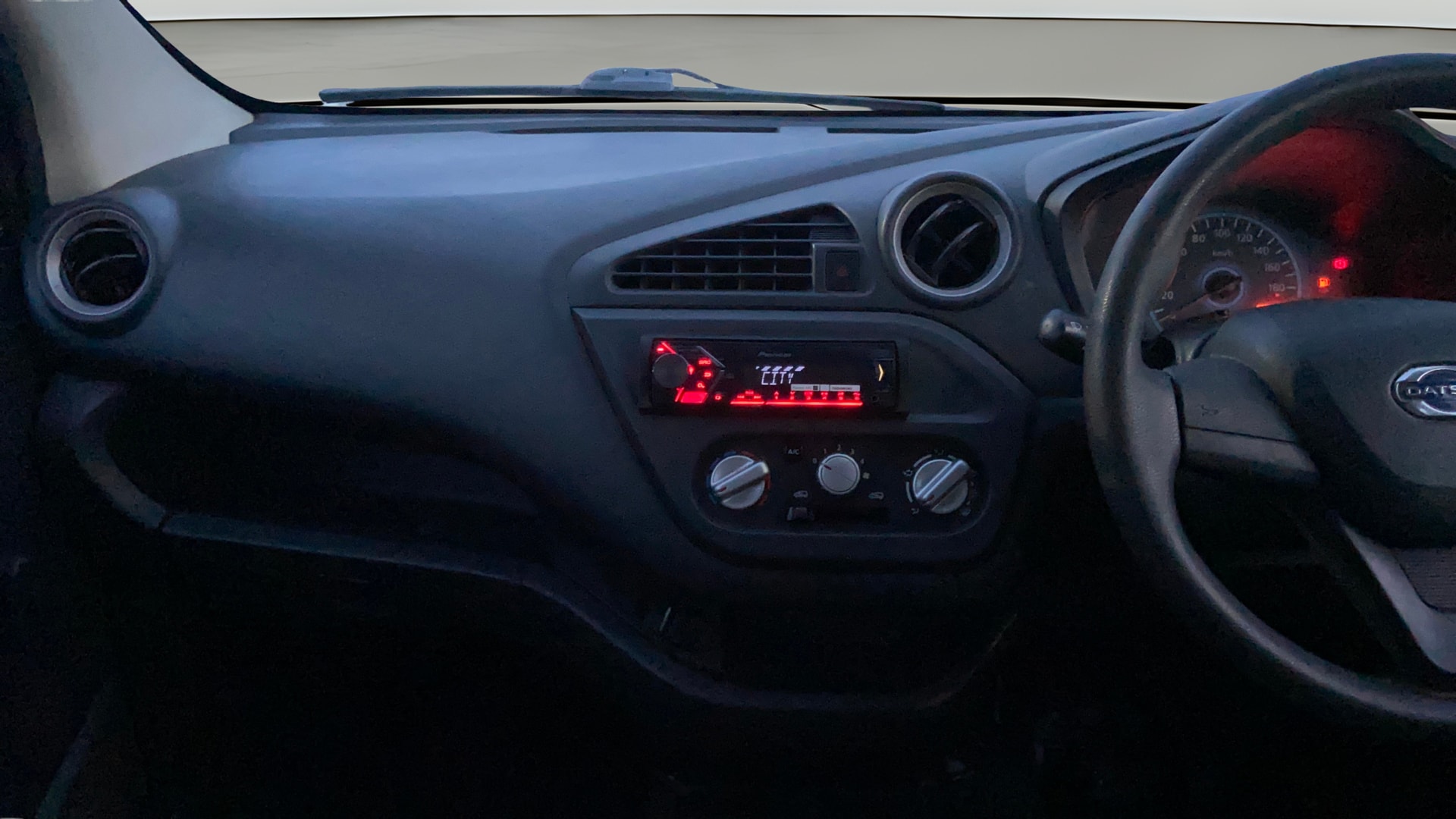 View 2018 Datsun Redi GO A Image 17 Used 2018 Datsun Redi GO A Image 17