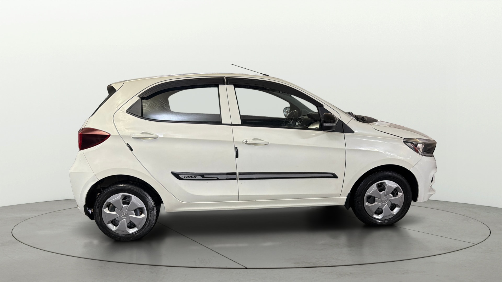 View 2023 Tata Tiago Revotorq XB Image 8 Used 2023 Tata Tiago Revotorq XB Image 8
