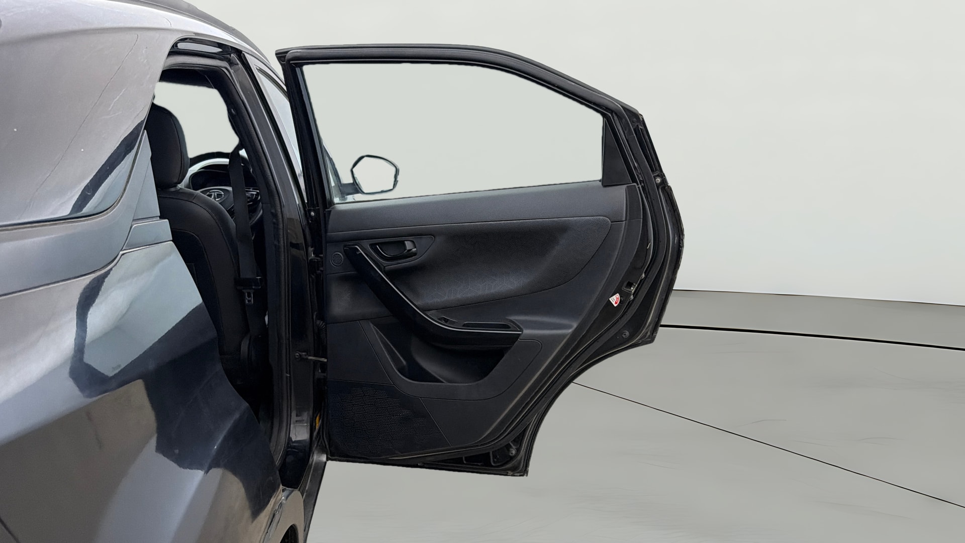 View 2023 Tata Nexon Revotron XE Image 6 Used 2023 Tata Nexon Revotron XE Image 6