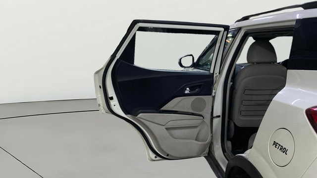 View Mahindra XUV300 Image 23 Used Mahindra XUV300 Image 23