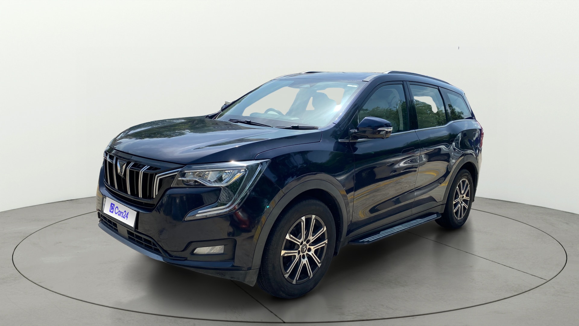 View 2022 Mahindra XUV700 MX Petrol 5 STR Image 23 Used 2022 Mahindra XUV700 MX Petrol 5 STR Image 23