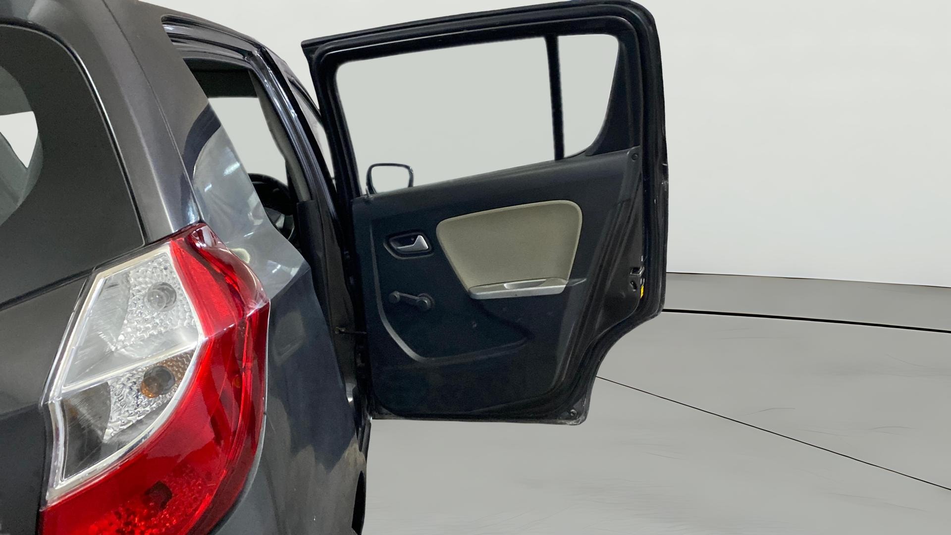 View 2015 Maruti Suzuki Alto K10 LX Image 7 Used 2015 Maruti Suzuki Alto K10 LX Image 7