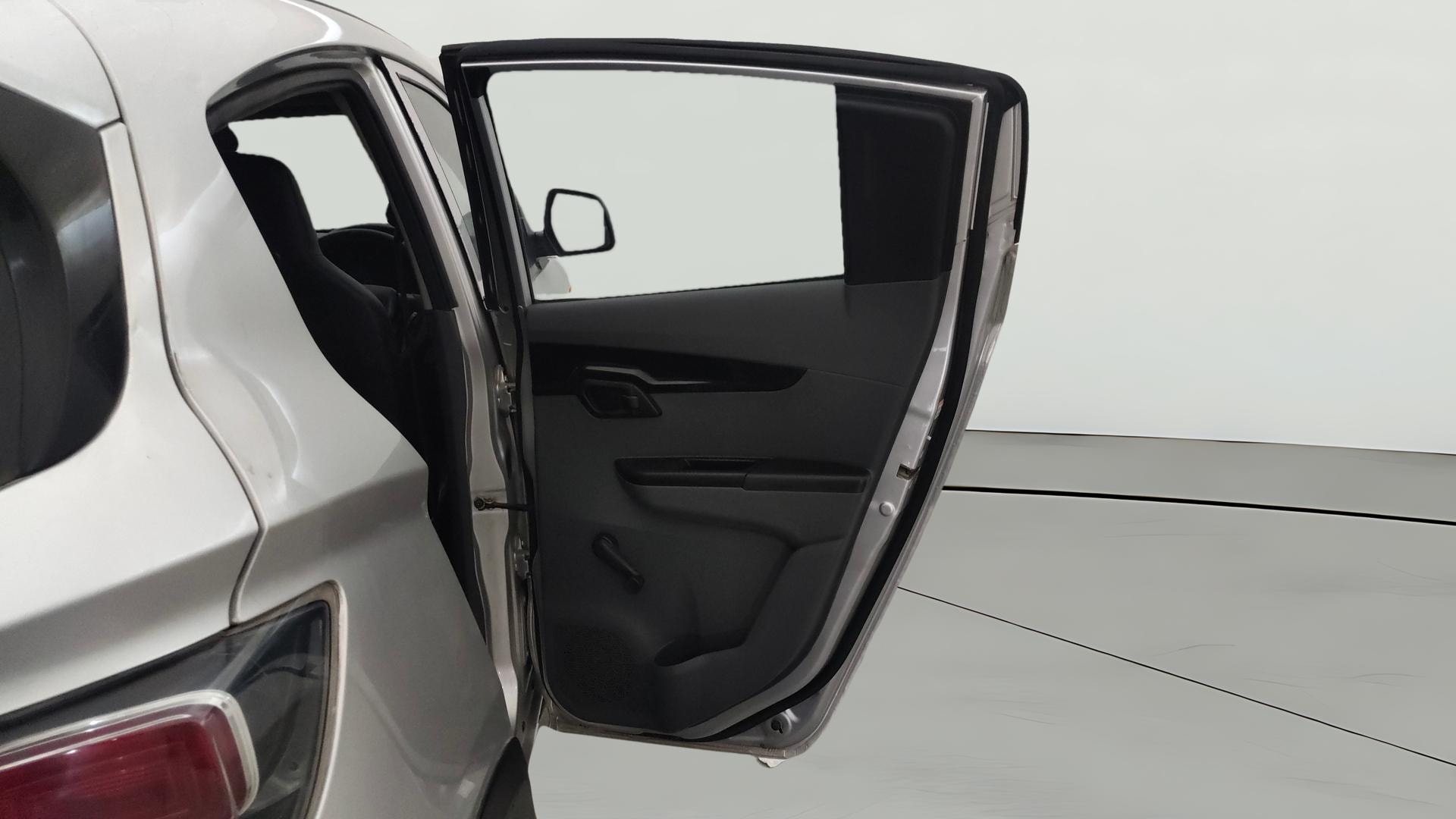View 2019 Mahindra KUV100 K2 Petrol BS IV Image 7 Used 2019 Mahindra KUV100 K2 Petrol BS IV Image 7