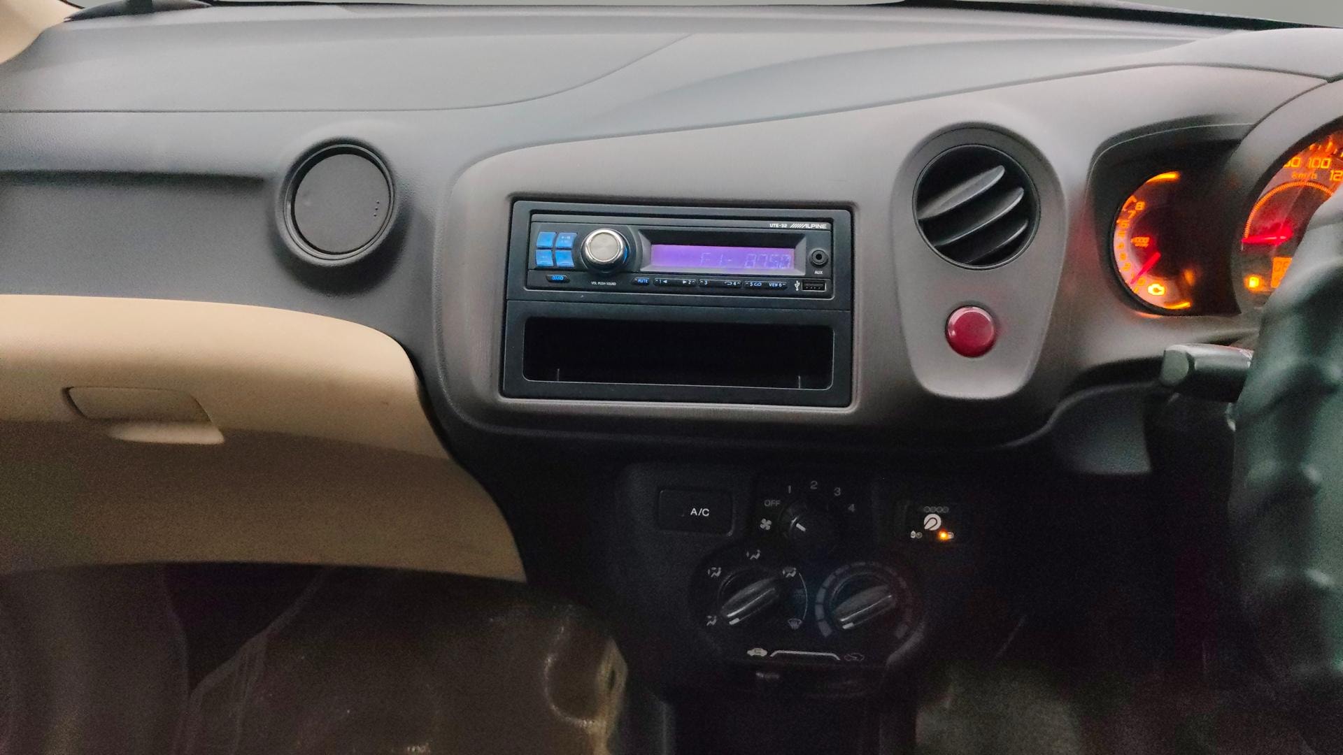 View 2013 Honda Brio EX MT Image 17 Used 2013 Honda Brio EX MT Image 17