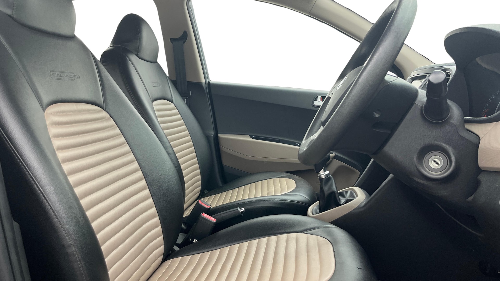 View 2017 Hyundai Grand i10 Sportz 1.2 Kappa Image 25 Used 2017 Hyundai Grand i10 Sportz 1.2 Kappa Image 25