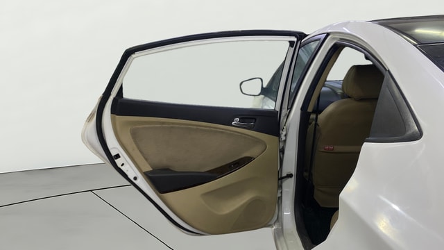 View Hyundai Fluidic Verna Image 14 Used Hyundai Fluidic Verna Image 14