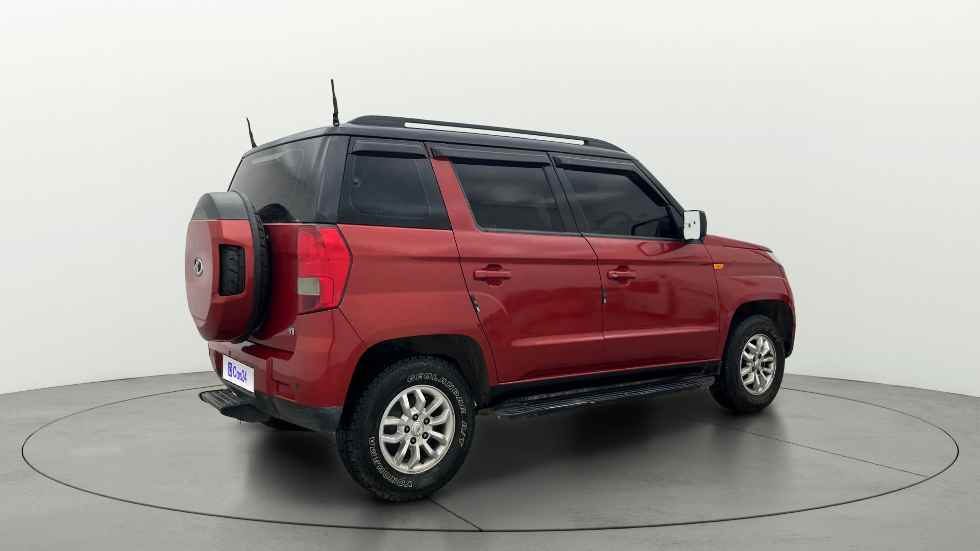 View 2017 Mahindra TUV300 T10 100HP Image 43 Used 2017 Mahindra TUV300 T10 100HP Image 43