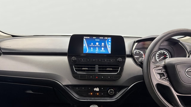 View Tata Harrier Image 18 Used Tata Harrier Image 18