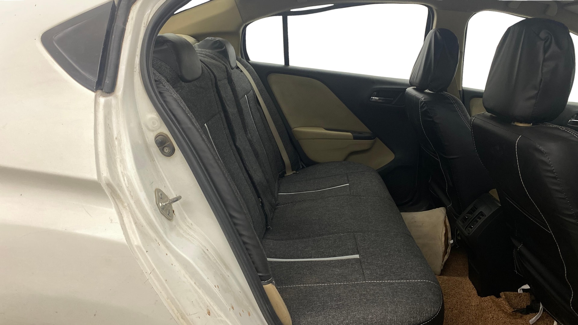 View 2019 Honda City ZX MT Diesel Anniversary Edition Image 29 Used 2019 Honda City ZX MT Diesel Anniversary Edition Image 29