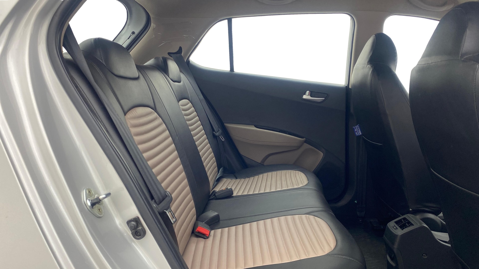 View 2018 Hyundai Grand i10 1.2 Sportz AT Petrol Image 29 Used 2018 Hyundai Grand i10 1.2 Sportz AT Petrol Image 29