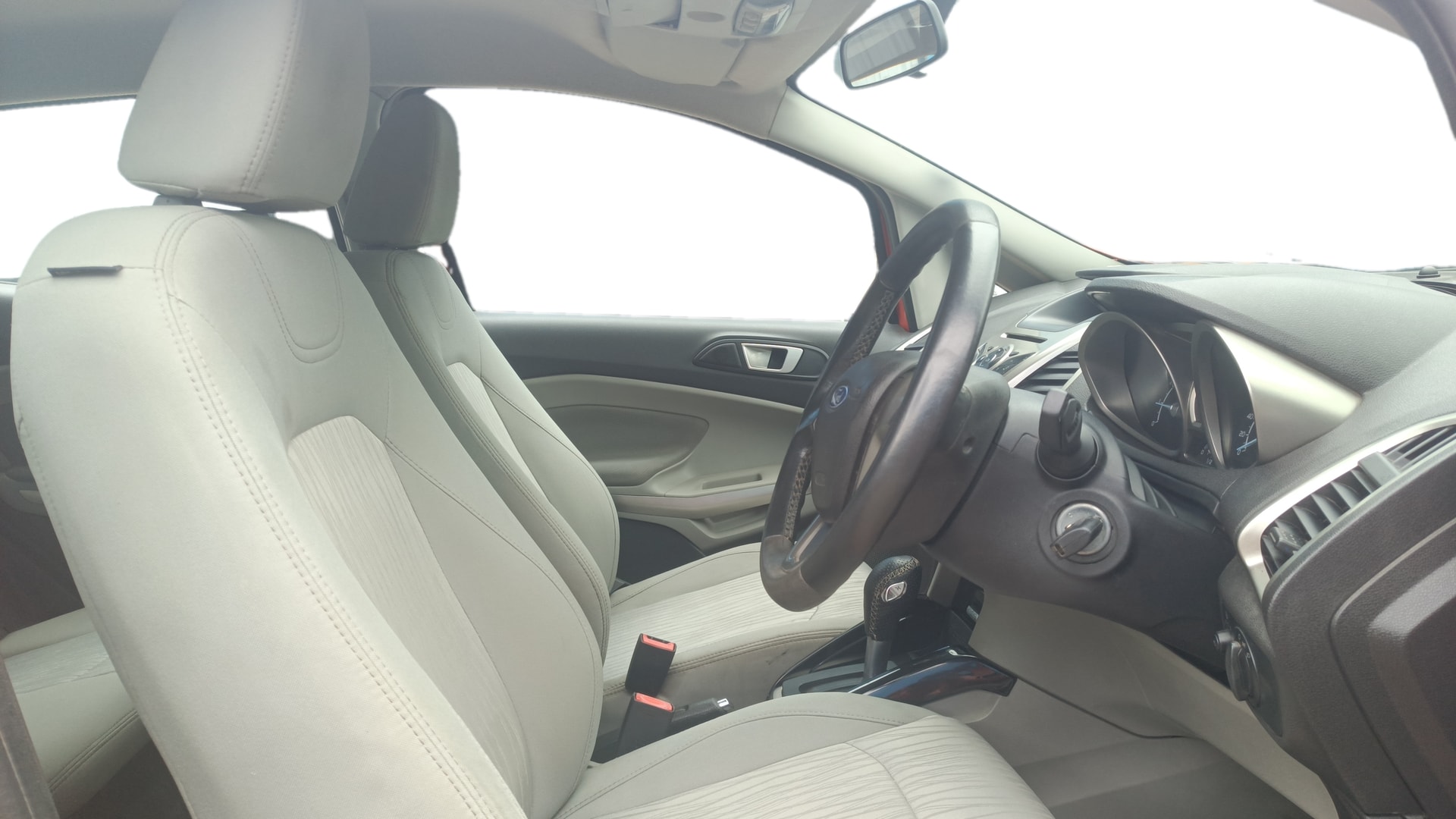 View 2015 Ford EcoSport 1.5 TDCi Diesel Ambiente BS IV Image 25 Used 2015 Ford EcoSport 1.5 TDCi Diesel Ambiente BS IV Image 25