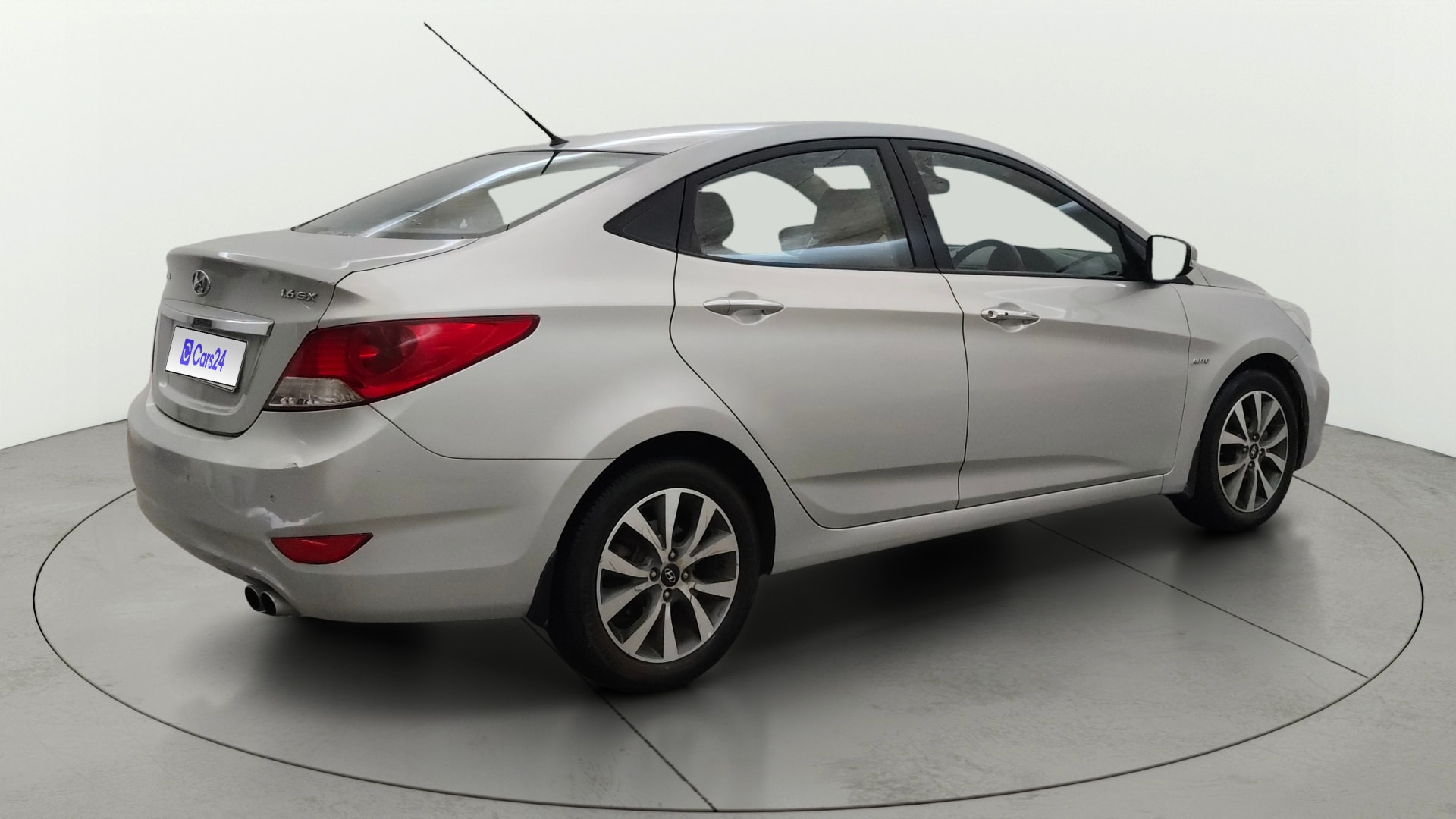 View 2014 Hyundai Fluidic Verna 1.6 CRDI SX (O) AT Image 43 Used 2014 Hyundai Fluidic Verna 1.6 CRDI SX (O) AT Image 43