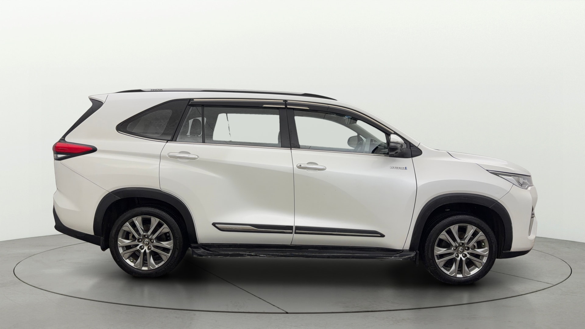 Used 2024 Toyota Innova Hycross Used 2024 Toyota Innova Hycross