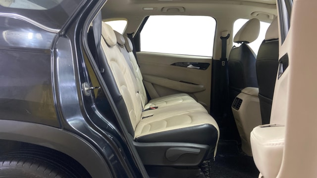 View MG Hector Image 36 Used MG Hector Image 36